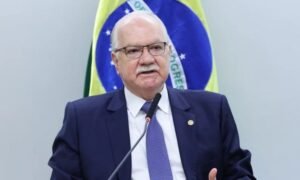 Fachin exige transparência total da PF em investigações envolvendo ministros do STF