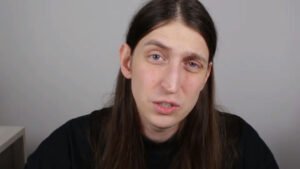 Felca retorna ao youtube com relato pessoal sobre fobia social e infancia