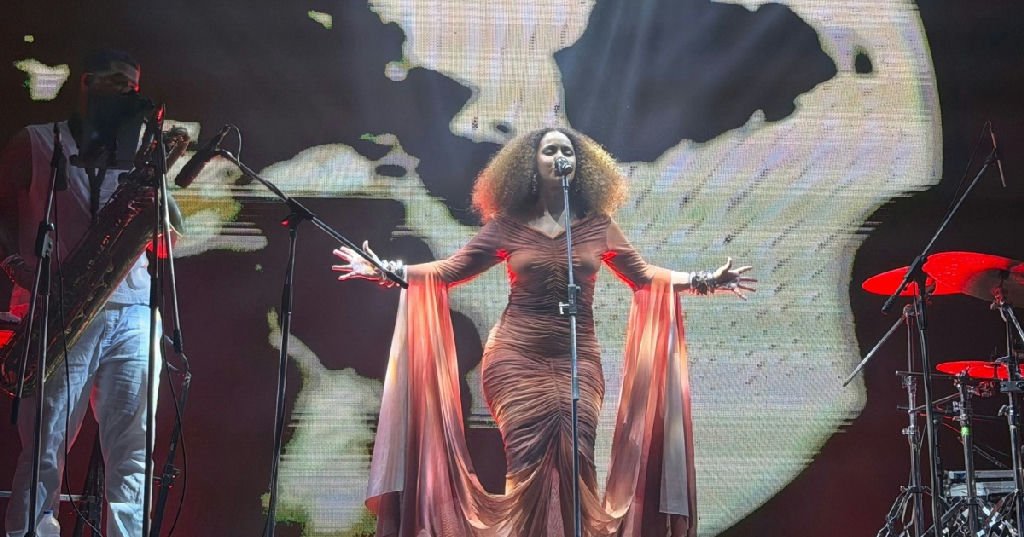 Festival sangue novo encerra oitava edição com grandes nomes da música