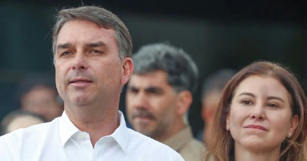 Flávio Bolsonaro viaja para os Estados Unidos após derrota eleitoral