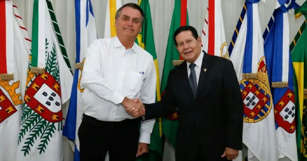Hamilton Mourão vota contra PEC que altera jornada de trabalho no Senado