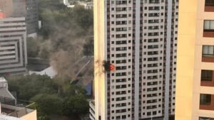 Incêndio em apartamento no bairro de Brotas mobiliza bombeiros e moradores