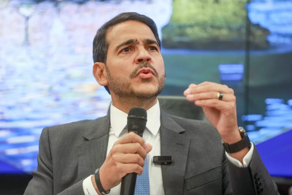 Jorge Messias solicita apuração rigorosa após incêndio em prédio da UFPE
