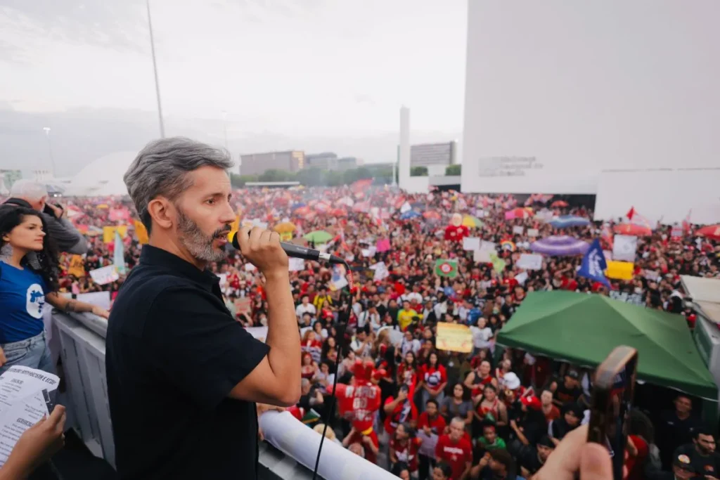 Leandro Grass aposta em mobilização popular e comparação direta para virar votos no DF