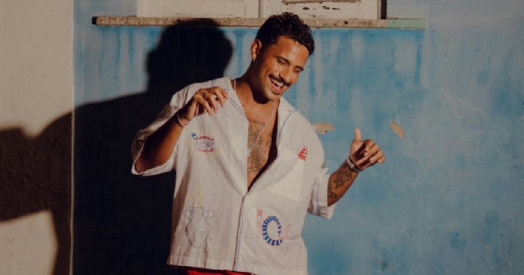 Lucas Pizane assume comando vocal da banda Duas Medidas