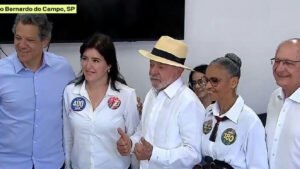 Lula critica Banco Master e defende projeto de país após votar em São Bernardo do Campo