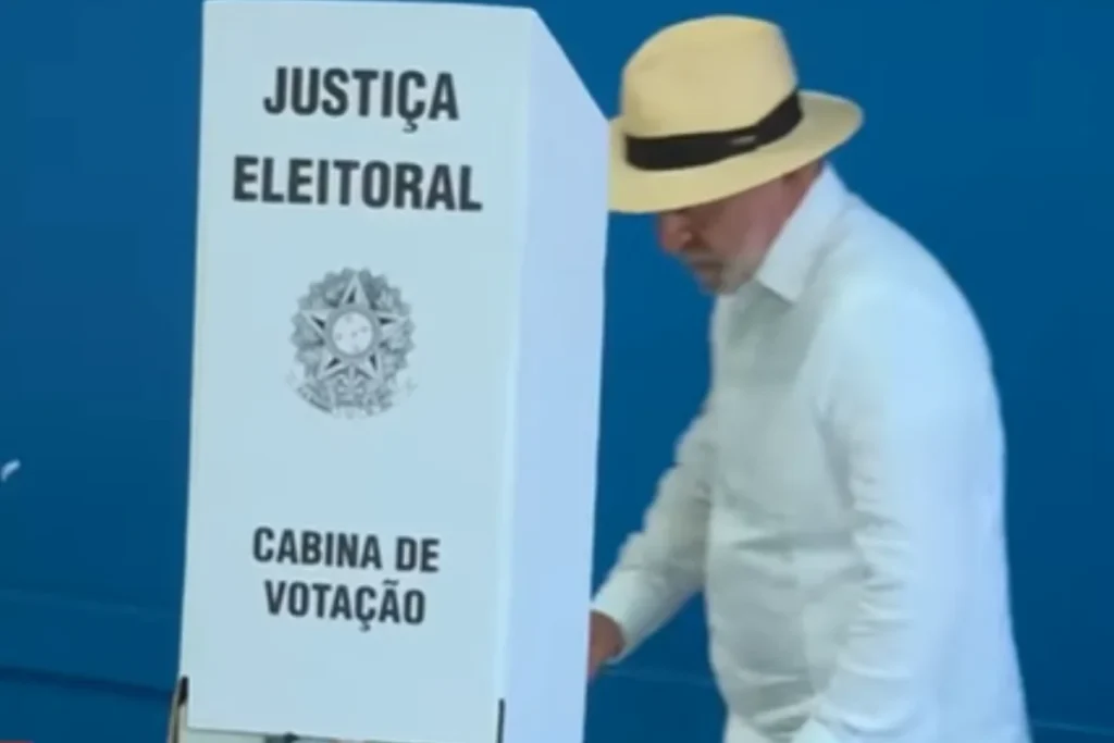 Lula critica milícias e Banco Master após votar em São Bernardo do Campo