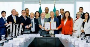 Lula formaliza acordo para Santos manter CT Rei Pelé e quitar dívida milionária