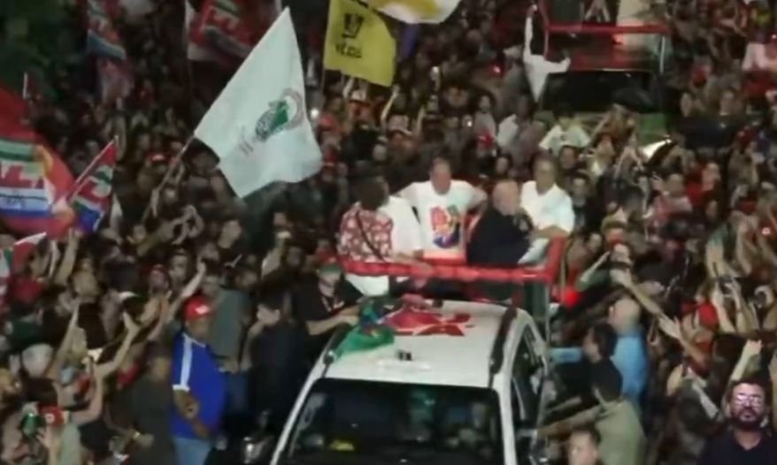 Lula intensifica disputa de sigilos em ato em Belo Horizonte