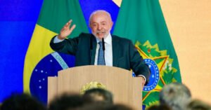 Lula promulga perdão de débitos para microempreendedores e eleva teto de receita
