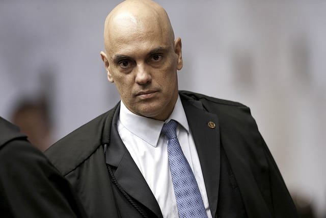 Moraes multa advogado por uso de comando oculto de inteligência artificial em petição