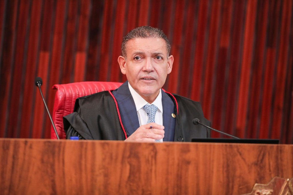 Nunes Marques determina prazo para manifestação da PGR sobre Bolsonaro