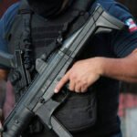 Polícia prende homem...