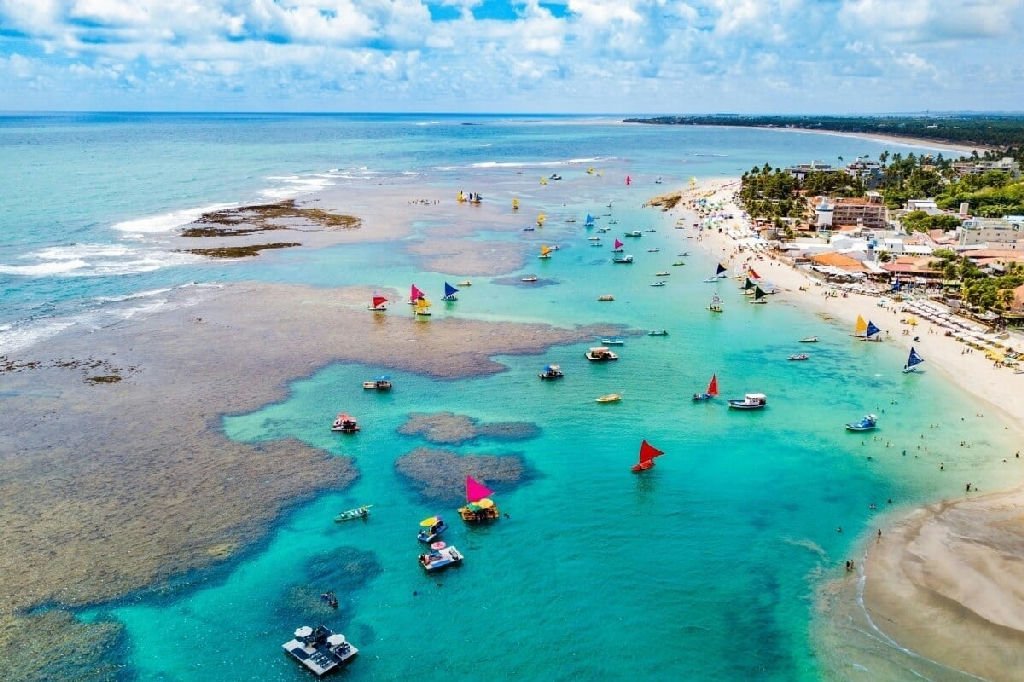 Porto de Galinhas conquista turistas com piscinas naturais e águas mornas