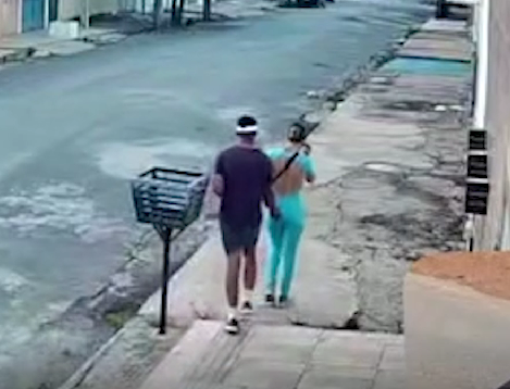 Prisão em flagrante após ataque a jovem registrada por câmera de segurança