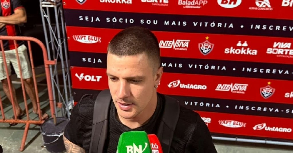 Renato Kayzer comemora fim de jejum de gols e analisa empate do Vitória