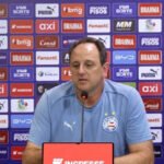 Rogério Ceni aponta...