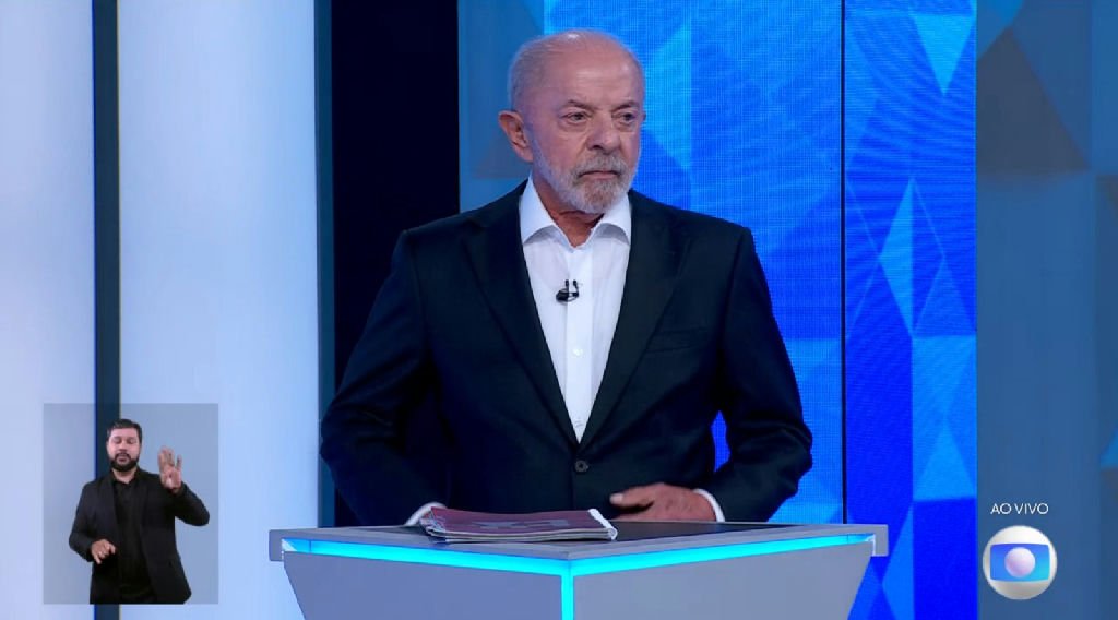 Salário mínimo e política econômica geram embate entre candidatos na televisão