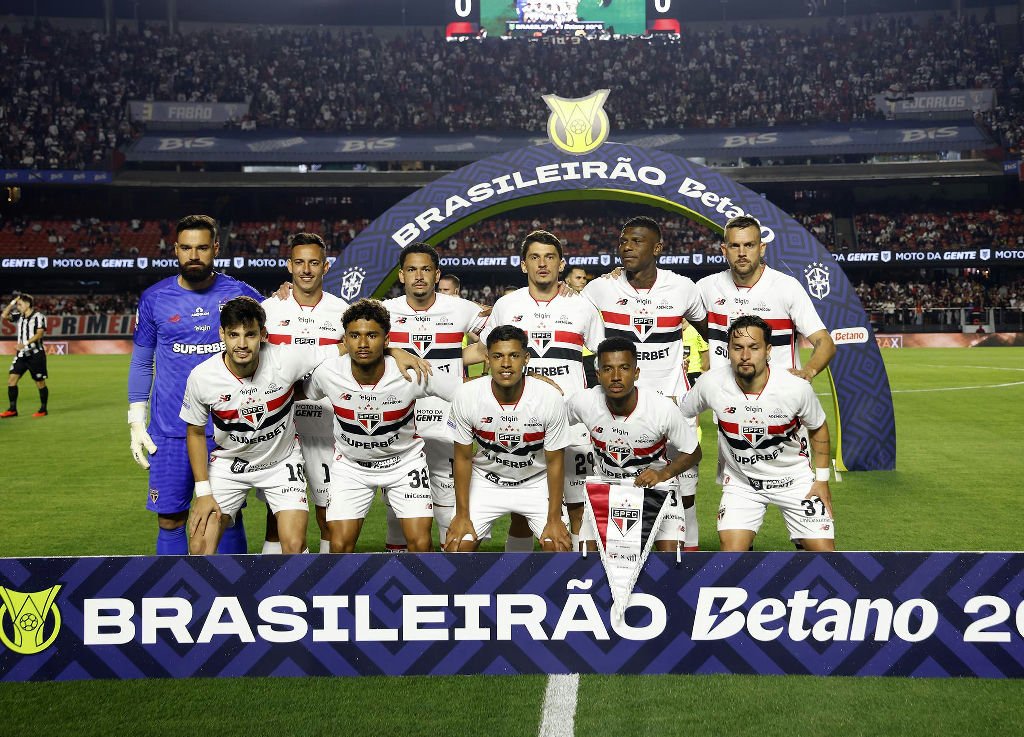 São Paulo encara desfalques importantes no ataque para duelo contra o Vitória