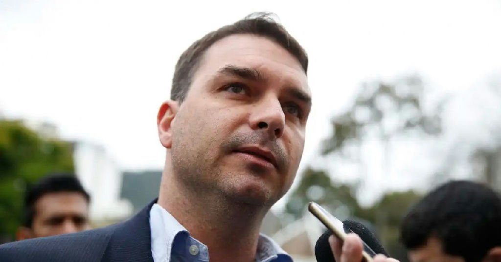 TJBA derruba liminar e garante entrega de título a Flávio Bolsonaro neste sábado
