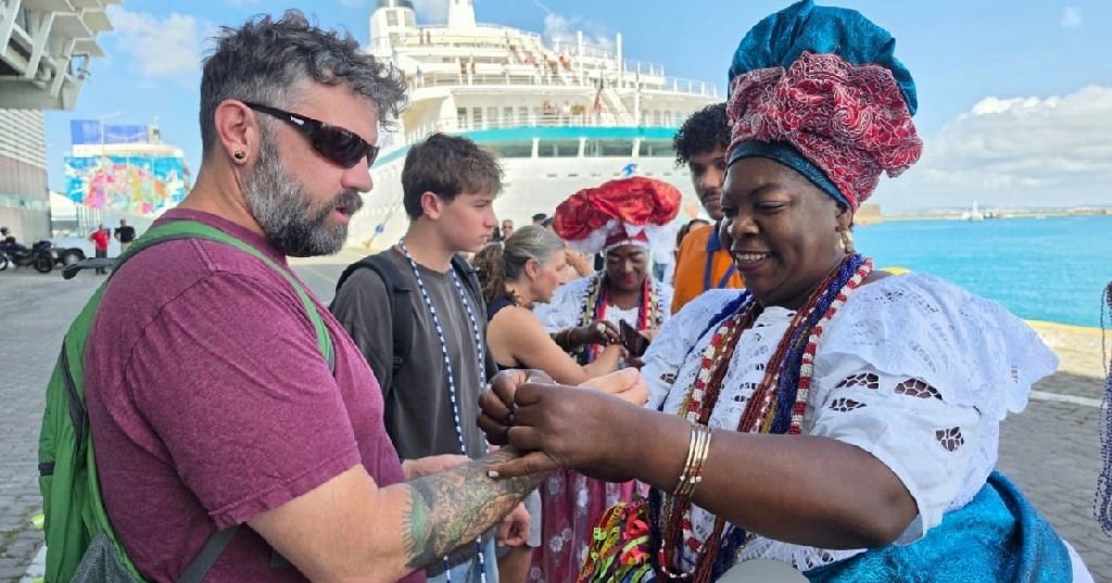 Turismo na Bahia lidera crescimento nacional com alta de 7,4% em 2026