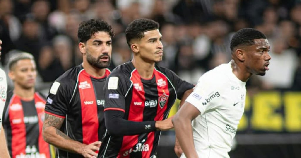 Vitória empata fora de casa e mantém jejum no campeonato