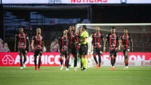 Vitória perde para o São Paulo e mantém tabu histórico fora de casa