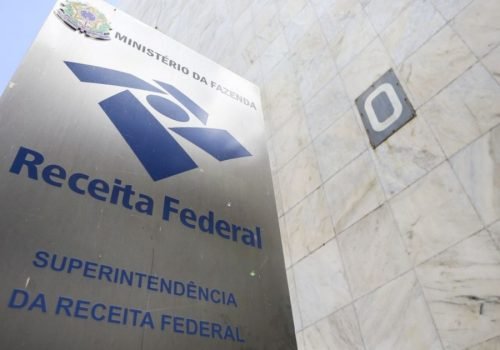 Arrecadação com imposto sobre dividendos fica abaixo do previsto e governo reduz estimativa para 2026