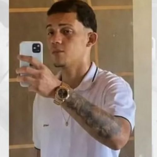 Jogador de futebol amador morre após motocicleta atingir cavalo na pista no interior baiano