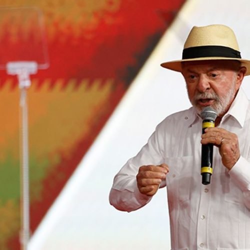 Lula diz que Brasil vai voltar a emplacar 3 milhões de carros em 2026