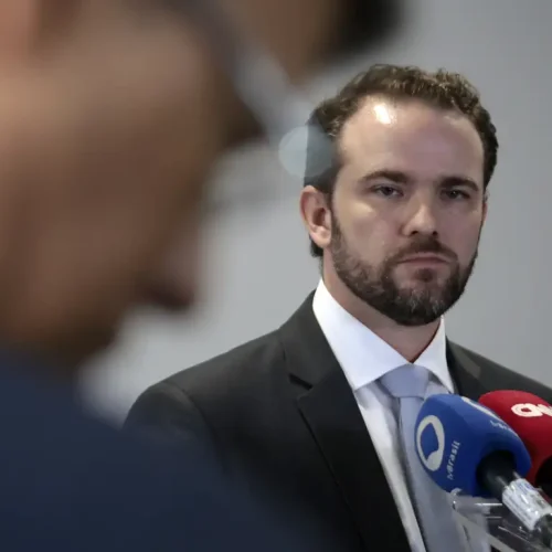 Ministro da Fazenda chama Milei de “palhaço” e diz que Argentina tem inflação e risco-país “muito maiores”