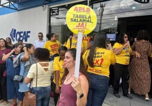 Professores da rede municipal de Feira de Santana iniciam paralisação de 48 horas