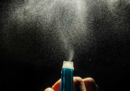 Spray de pimenta é liberado para mulheres maiores de 18; veja regras e exigências para compra