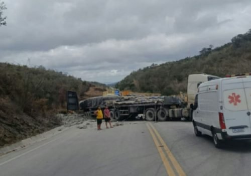 Acidente grave na Br-116 em Jaguaquara resulta em morte e bloqueio total da via