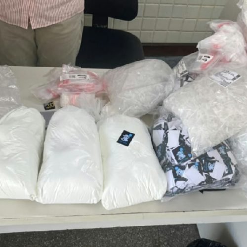 Apreensão de 50 kg de entorpecentes resulta em prisão no bairro Pernambués