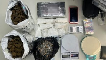 Apreensão de drogas em Brotas retira mais de 2,7 kg de entorpecentes das ruas de Salvador