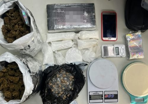 Apreensão de drogas em Brotas retira mais de 2,7 kg de entorpecentes das ruas de Salvador