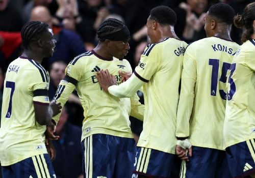 Arsenal bate Nottingham Forest fora de casa e mantém perseguição ao líder