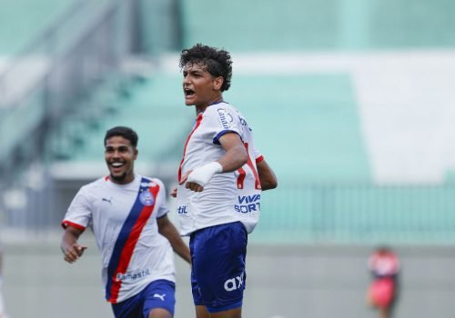 Atacante norte-americano Dyllan firma primeiro vínculo profissional com o Bahia até 2028