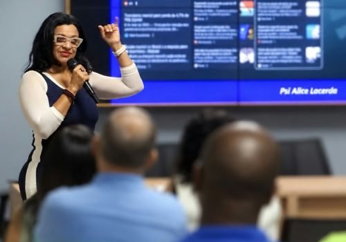 Aumento de divórcios após os 50 anos na Bahia redefine autonomia feminina na maturidade
