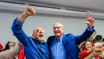 Bahia assegura ampla vantagem a Lula sobre Flávio Bolsonaro no segundo turno com quatro milhões a mais