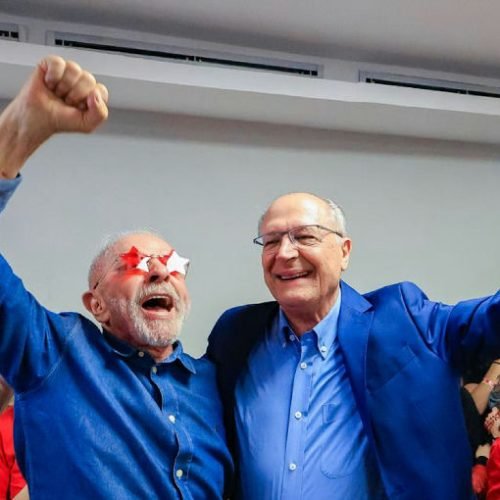 Bahia assegura ampla vantagem a Lula sobre Flávio Bolsonaro no segundo turno com quatro milhões a mais