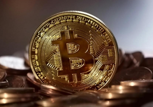 Bitcoin mantém liderança no mercado financeiro e consolida avanço expressivo