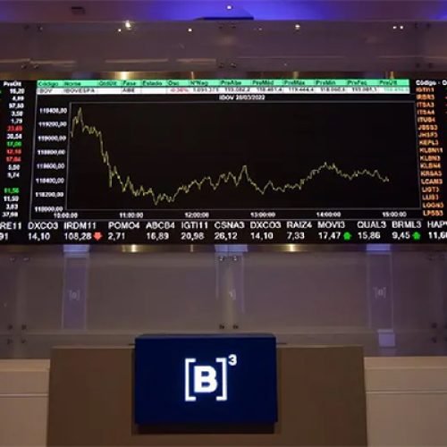 Bolsa cai e dólar estabiliza com decisão do Fed e expectativa pelo Copom