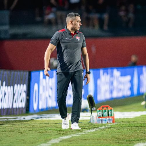 Botafogo demite Franclim Carvalho e avalia nome de Jair Ventura