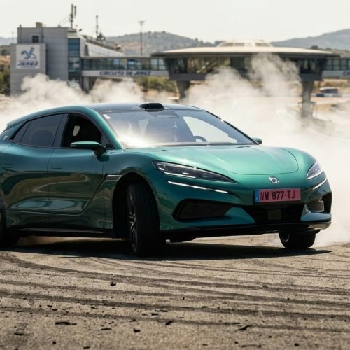 BYD inova com sistema que realiza drifts autônomos via desenho na tela