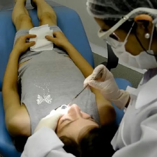 Câmara analisa proposta de piso salarial de R$ 3.624 para auxiliares da saúde