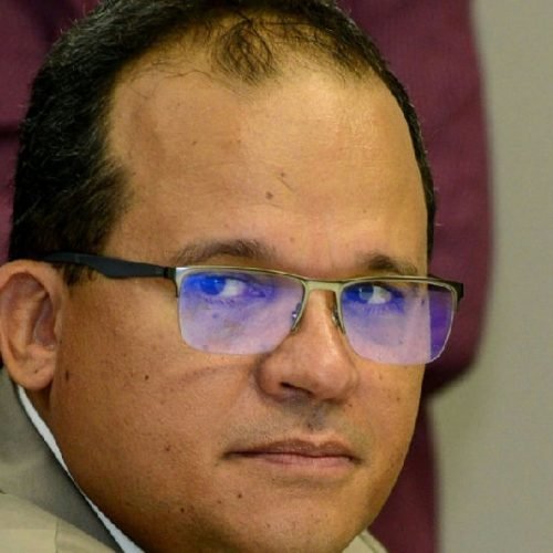 Câmara de Salvador analisa projeto que homenageia jornalista Pacheco Maia