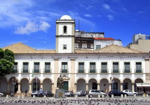 Câmara Municipal de Salvador gasta milhões em informática sob reclamações de servidores