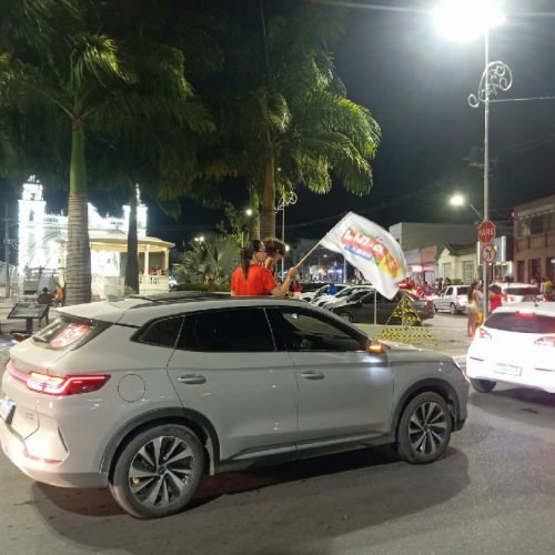 Carreata pró-Lula movimenta ruas de Conceição do Coité na reta final da campanha
